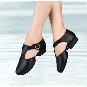 NWT.Elegant Black Women's Dance Shoes